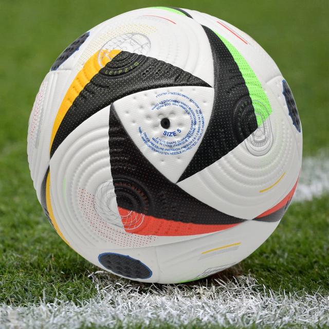 Treinamento de Futebol Profissional ao Ar Livre com Bola Clássica Sem Costura em PU de Alta Qualidade - Tamanho 5 Oficial